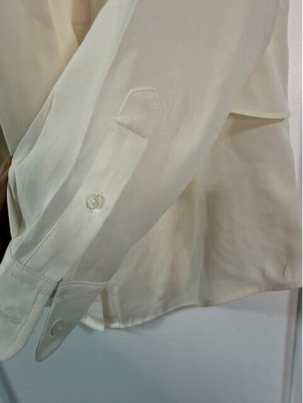 Lauren Ralph Lauren Women's M Cream Ruffle Tie Neck Button Front Blouse NWT - Picture 6 of 7